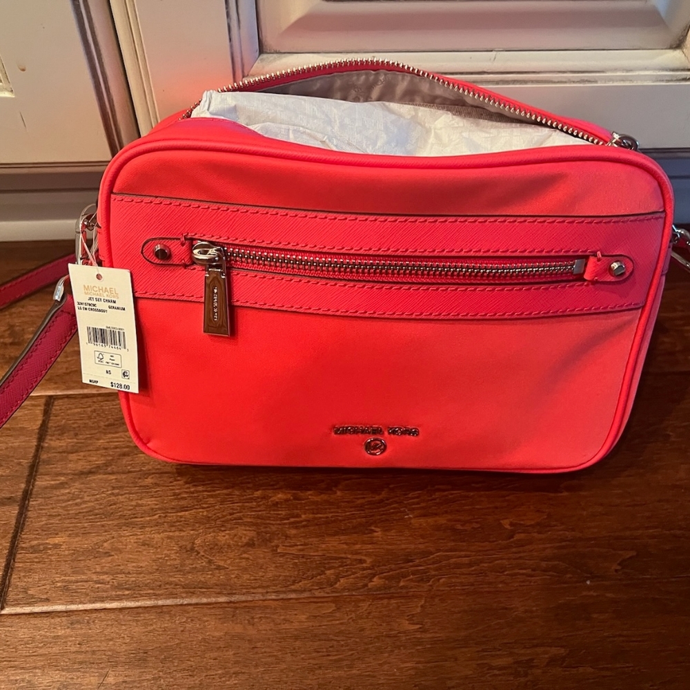 Michael Kors jet set crossbody